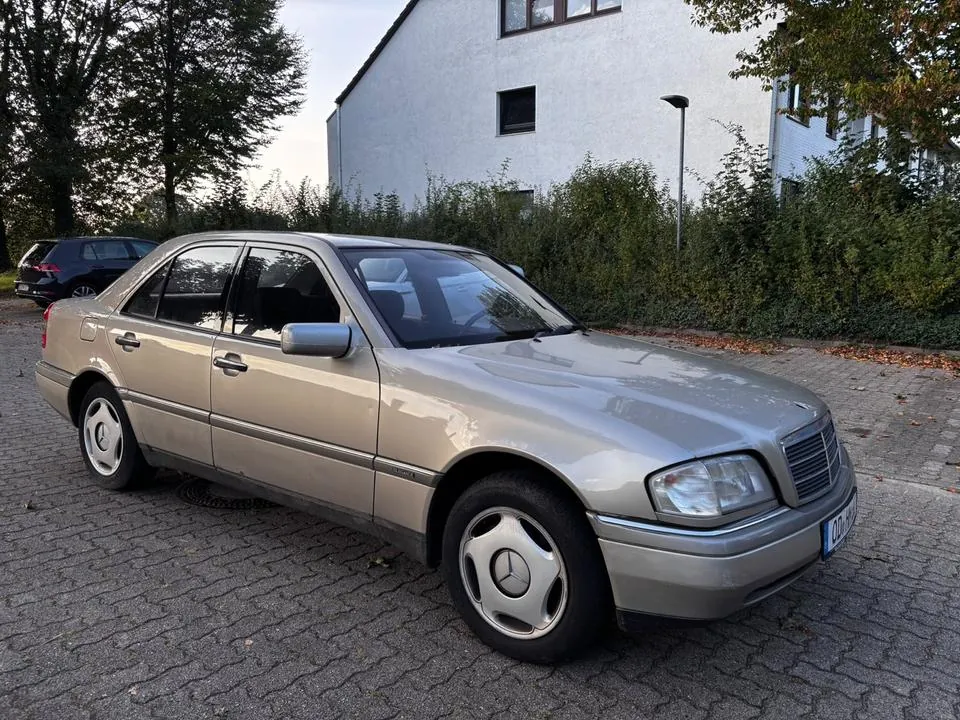Mercedes-Benz C180 Elegance