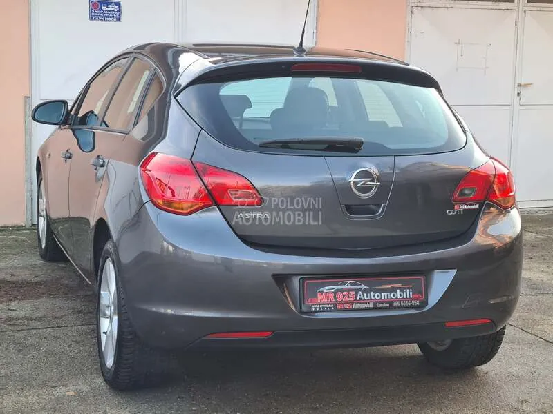 Opel Astra 2012 photo 4