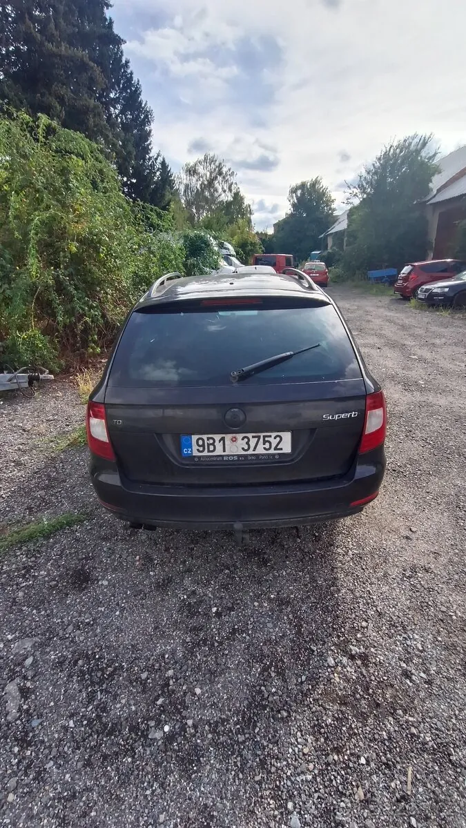 Skoda Superb 2012 photo 3