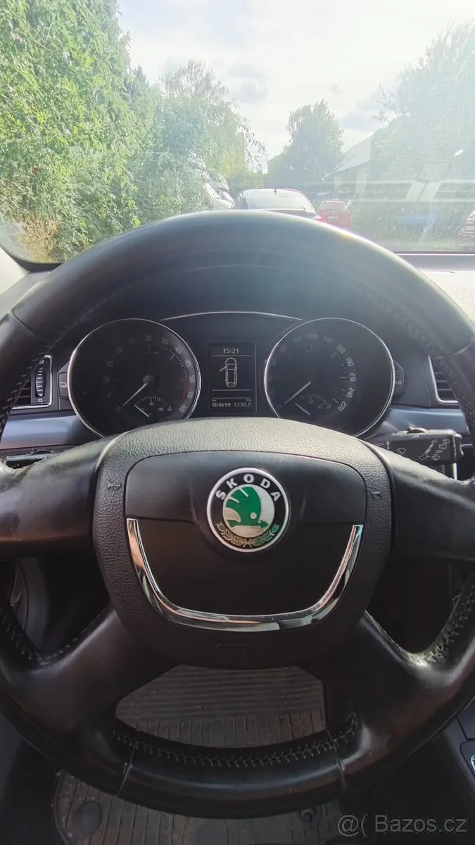 Skoda Superb 2012 photo 4