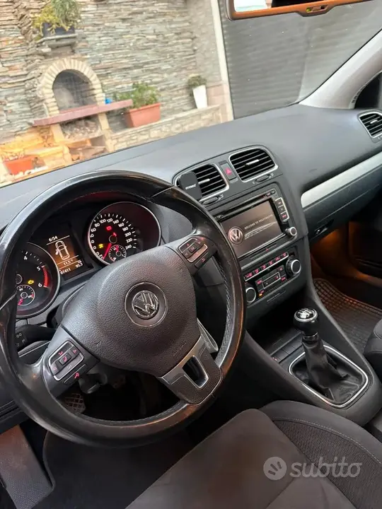 Volkswagen Golf 2010 photo 4