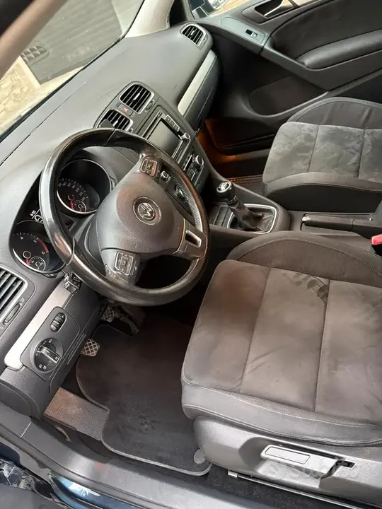 Volkswagen Golf 2010 photo 5