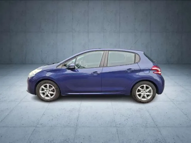 Peugeot 208 2014 photo 2
