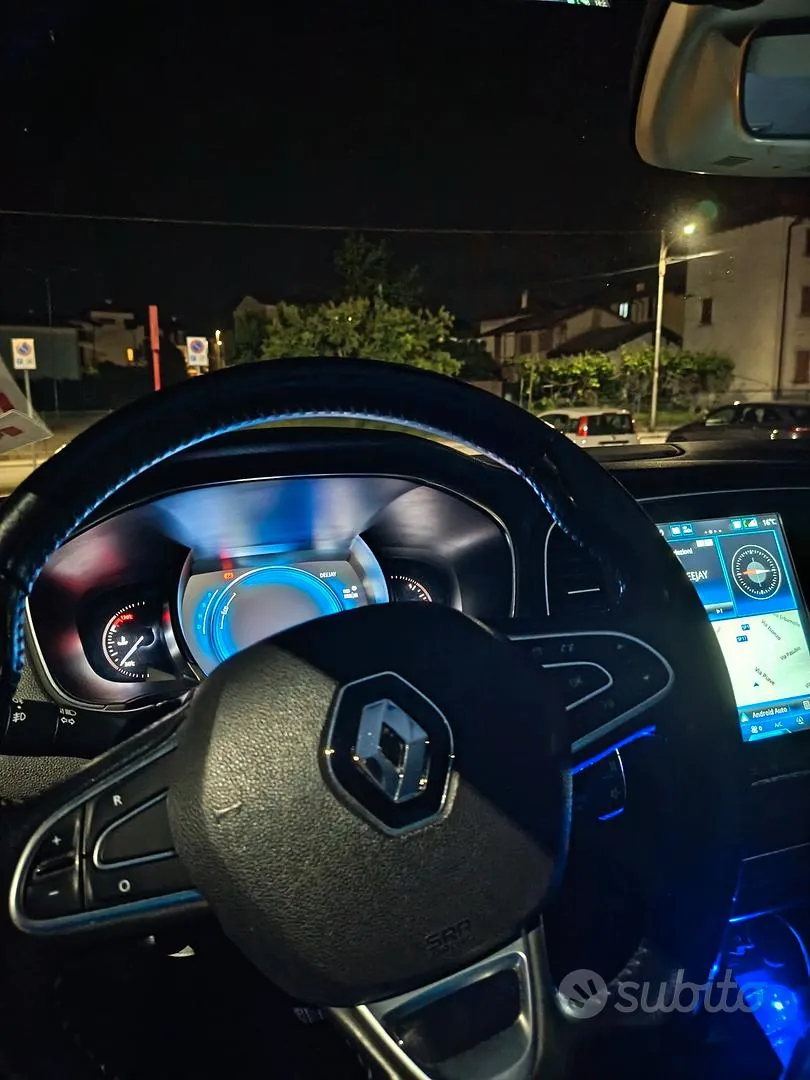 Renault Megane 2017 photo 2