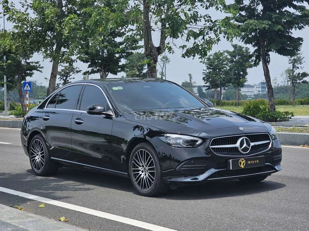 Mercedes-Benz C-Class 2023 photo 2