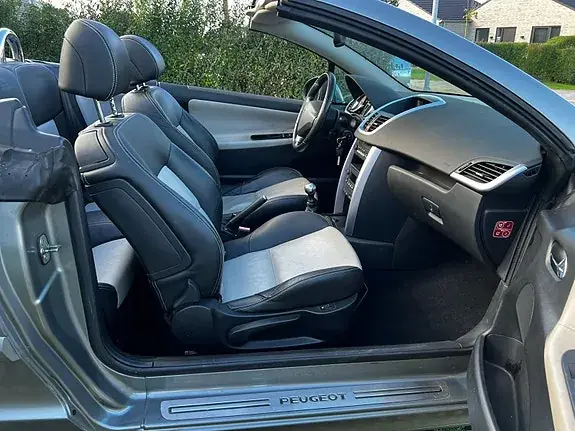 Peugeot 207 2008 photo 4