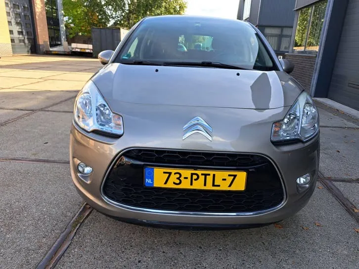 Citroen C3 2011 photo 3