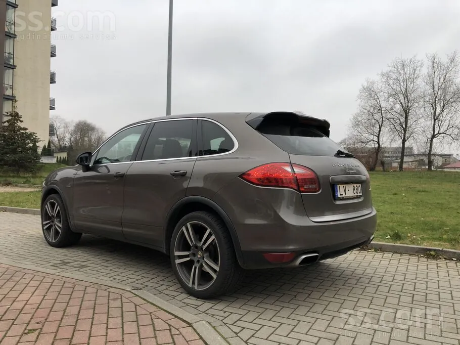 Porsche Cayenne 2012 photo 3