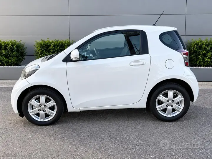 Toyota Iq 2010 photo 3