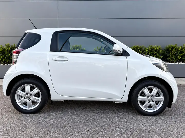 Toyota Iq 2010 photo 4