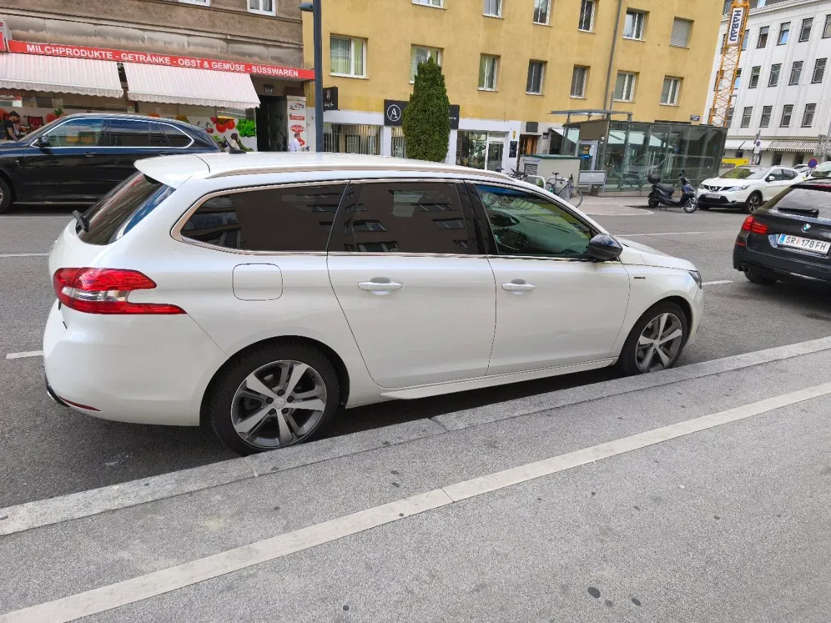 Peugeot 308 2019 photo 3