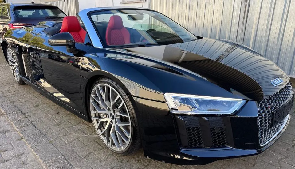 Audi R8