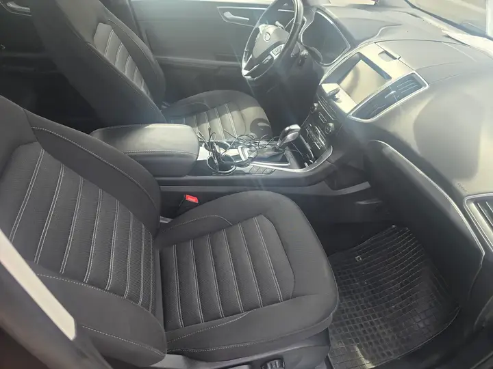 Ford Galaxy 2016 photo 3