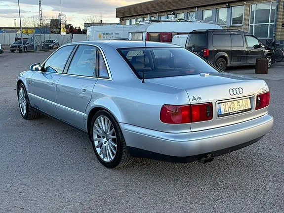 Audi A8 1997 photo 4