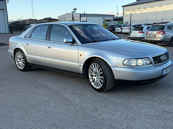 Audi A8 1997 photo 2