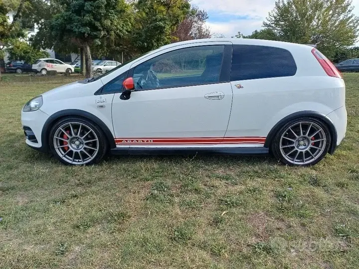 Abarth Grande Punto 2009 photo 5