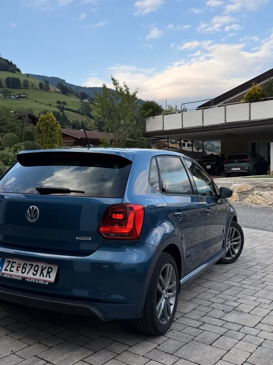 Volkswagen Polo 2015 photo 2