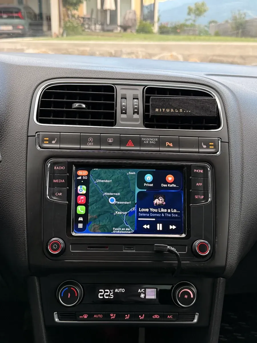 Volkswagen Polo 2015 photo 3