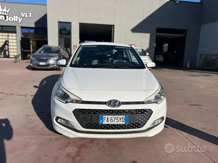 Hyundai I20 2015 photo 2