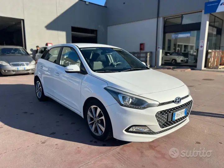 Hyundai I20 2015 photo 3