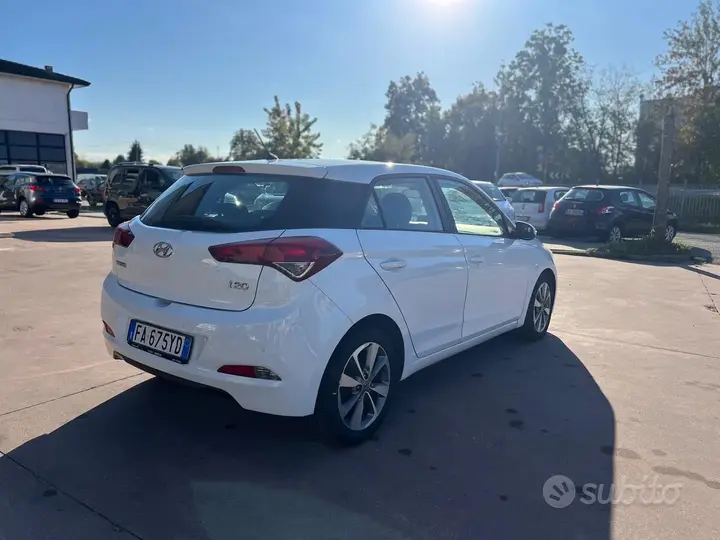 Hyundai I20 2015 photo 4