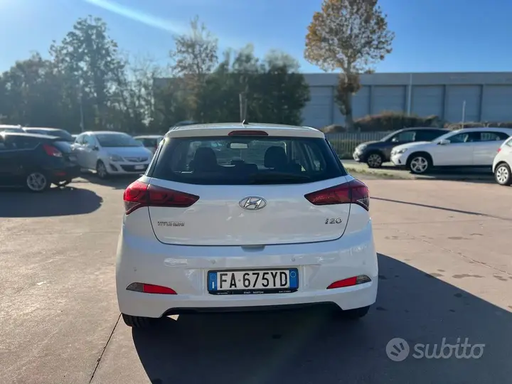 Hyundai I20 2015 photo 5