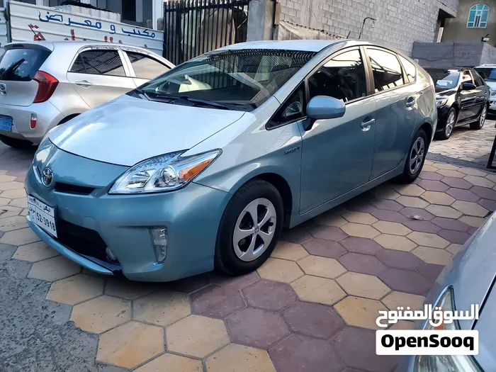 Toyota Prius 2013 photo 2