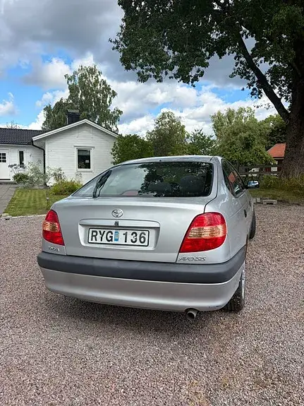 Toyota Avensis 2001 photo 2