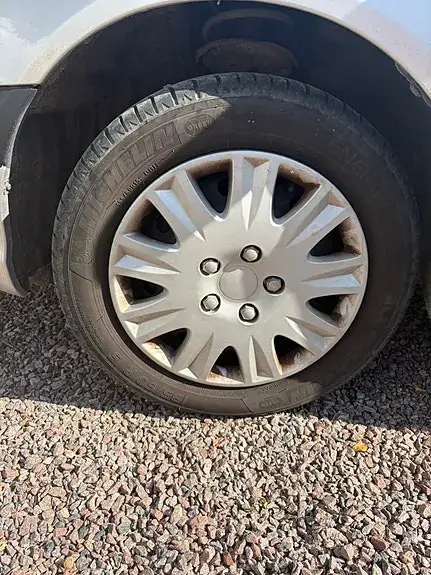 Toyota Avensis 2001 photo 4