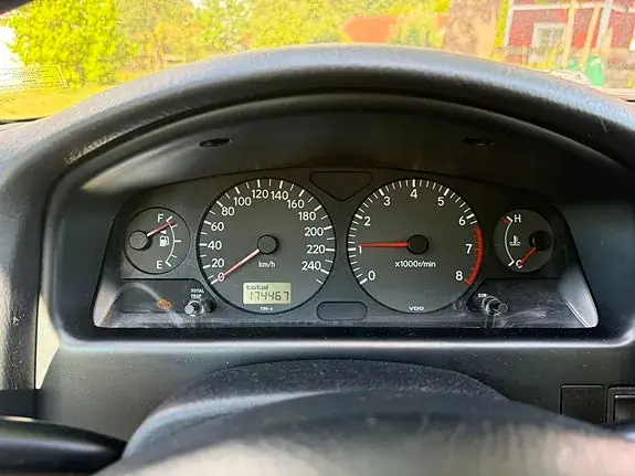 Toyota Avensis 2001 photo 5