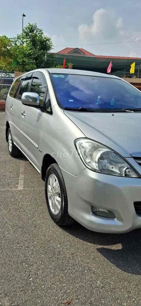 Toyota Innova 2011 photo 2