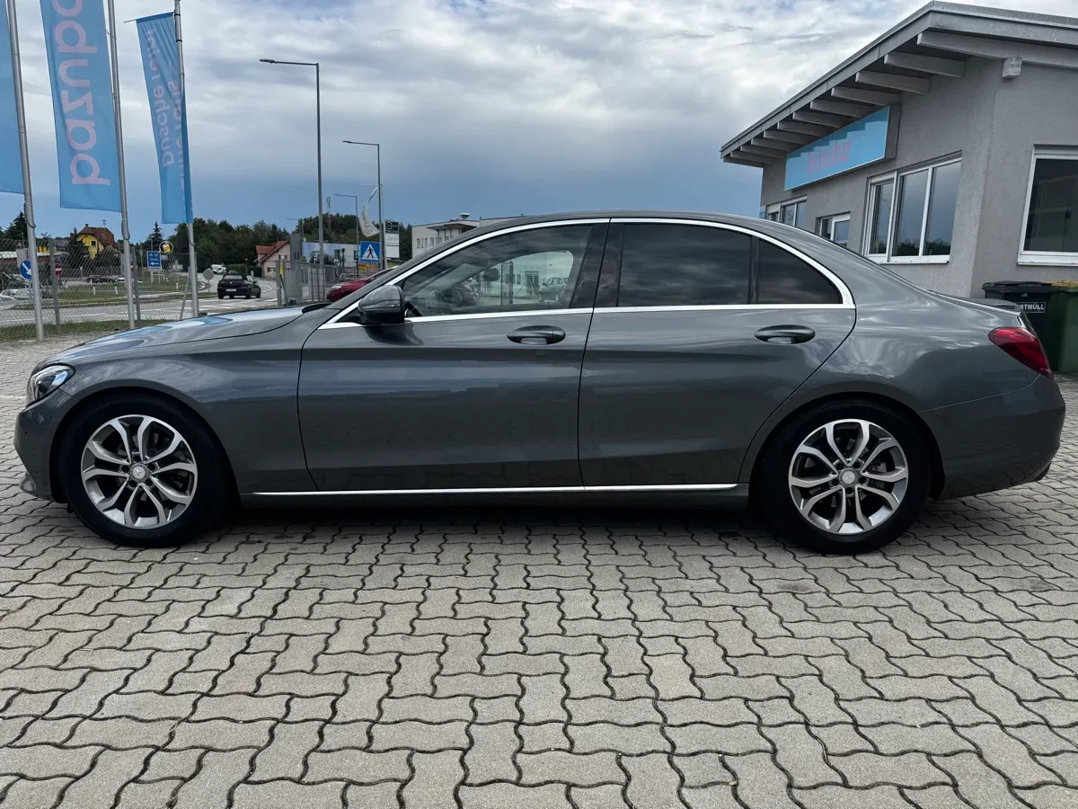 Mercedes-Benz C-Class 2017 photo 3