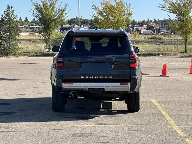 Toyota 4Runner 2026 photo 5