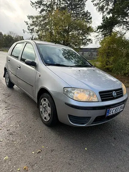 Fiat Punto 2004 photo 2