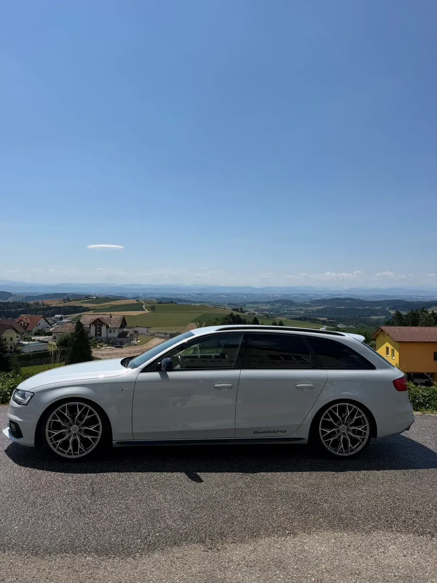 Audi A4 2015 photo 2