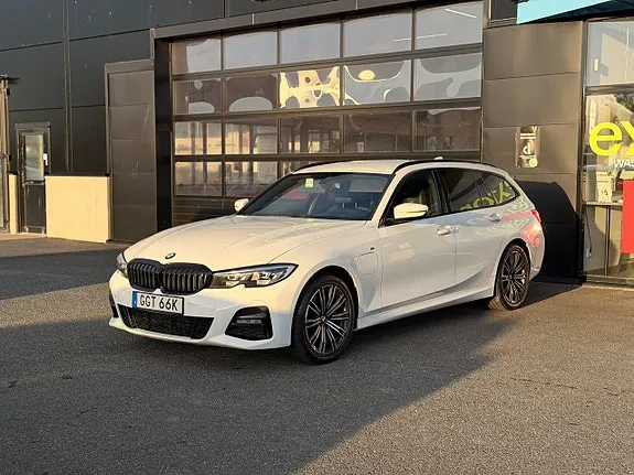 BMW 330E 2021 photo 2