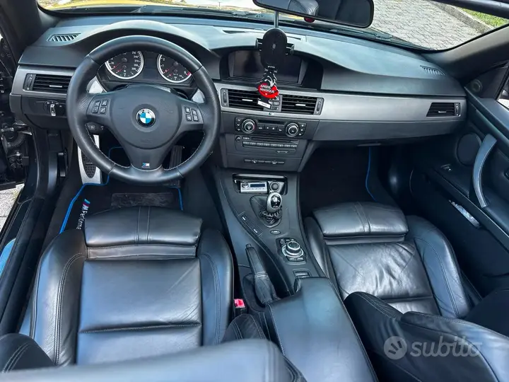 BMW M3 2010 photo 4