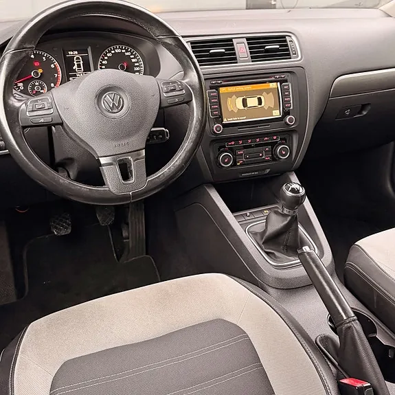 Volkswagen Jetta 2012 photo 5
