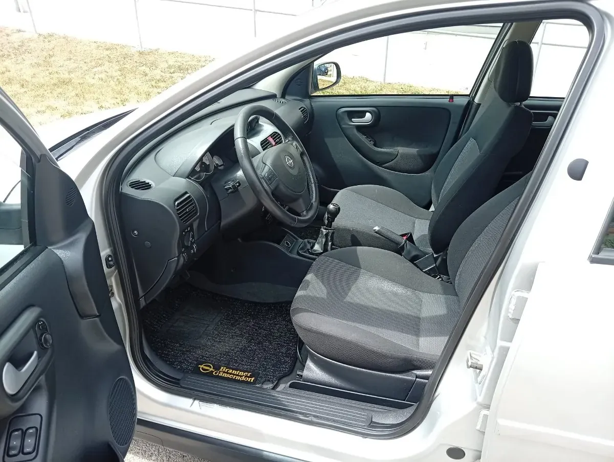 Opel Corsa 2007 photo 2