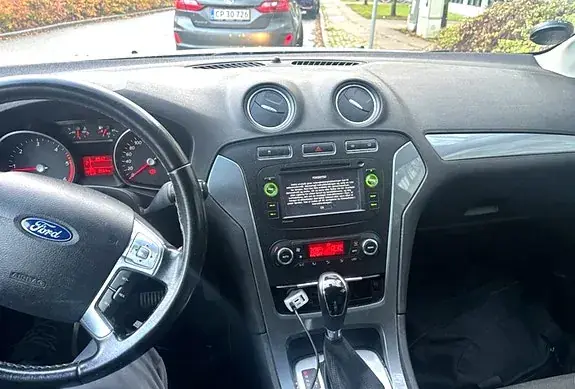 Ford Mondeo 2010 photo 2
