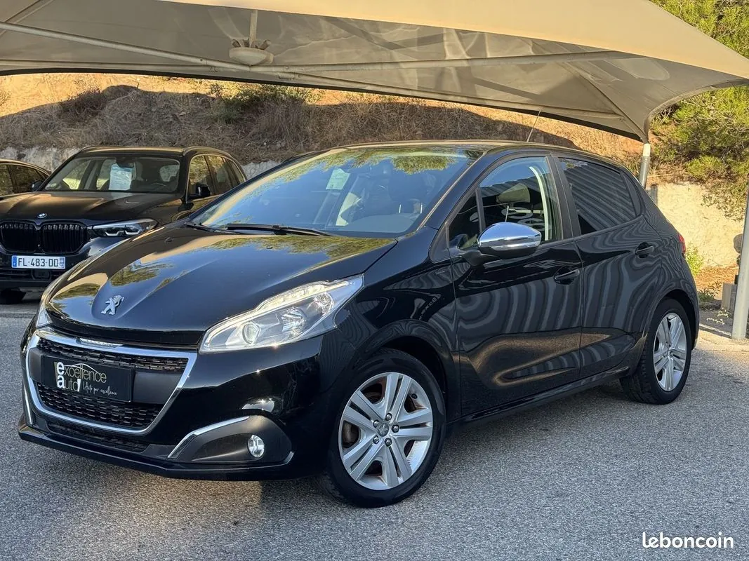 Peugeot 208 2019 photo 2