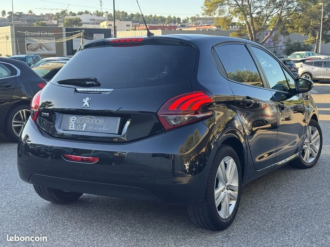 Peugeot 208 2019 photo 4