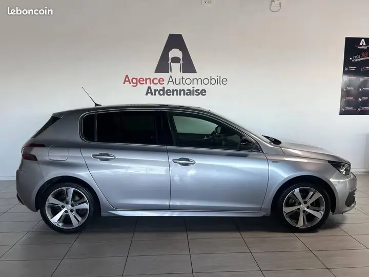 Peugeot 308 2020 photo 2