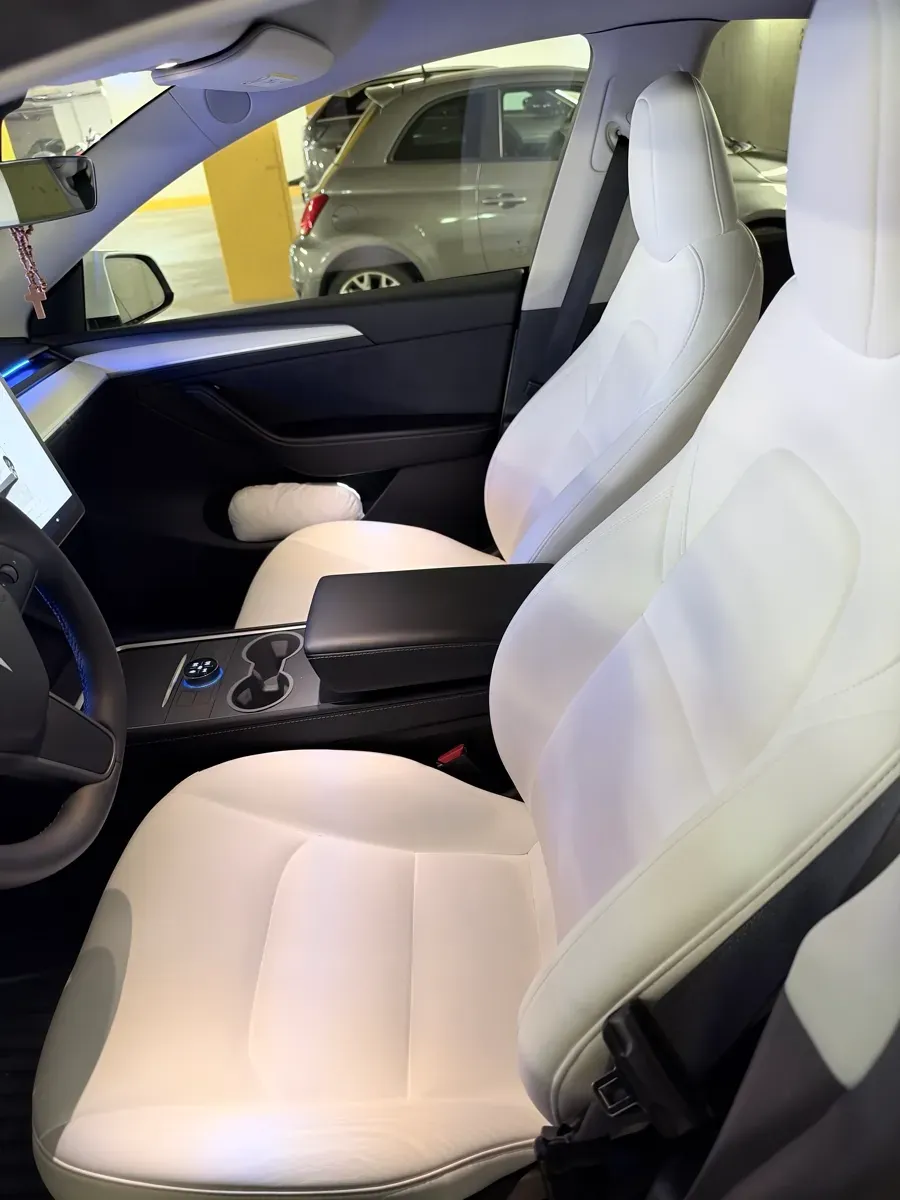 Tesla Model Y 2023 photo 2