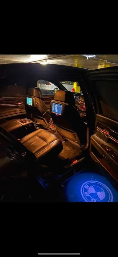 BMW 7 Series 2011 photo 3
