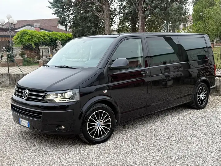 Volkswagen Multivan 2011 photo 3