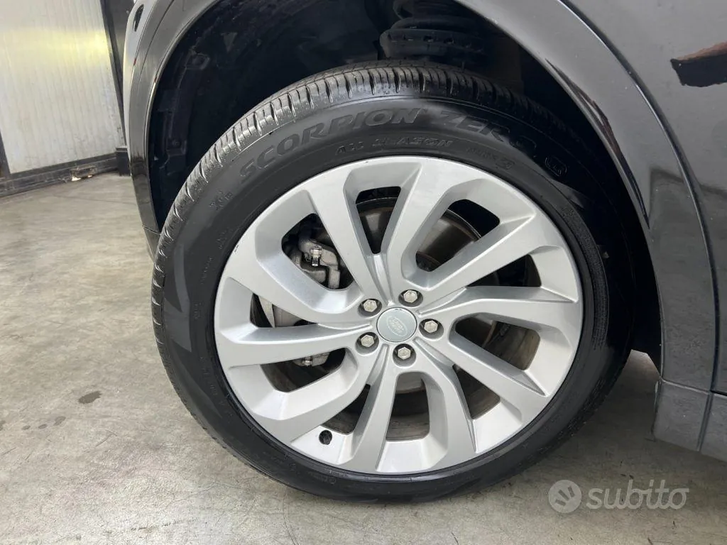 Land Rover Discovery Sport 2022 photo 3