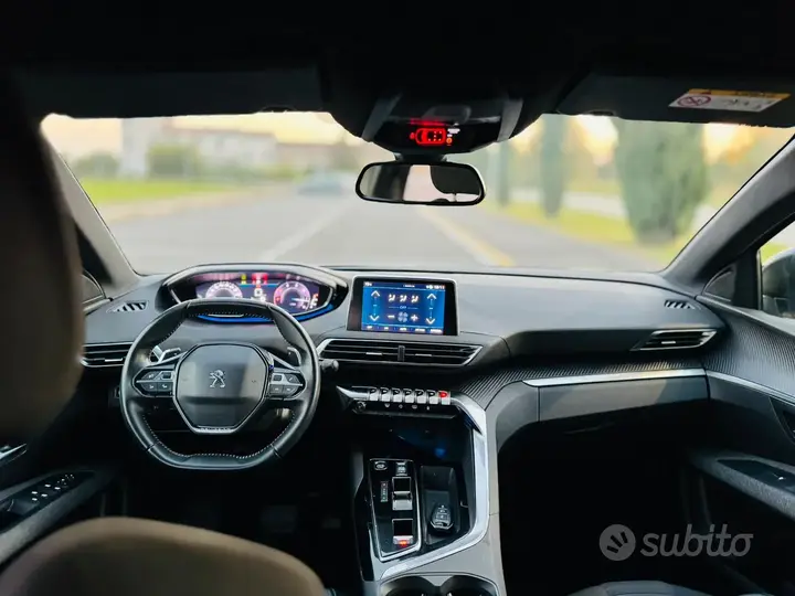 Peugeot 5008 2023 photo 5