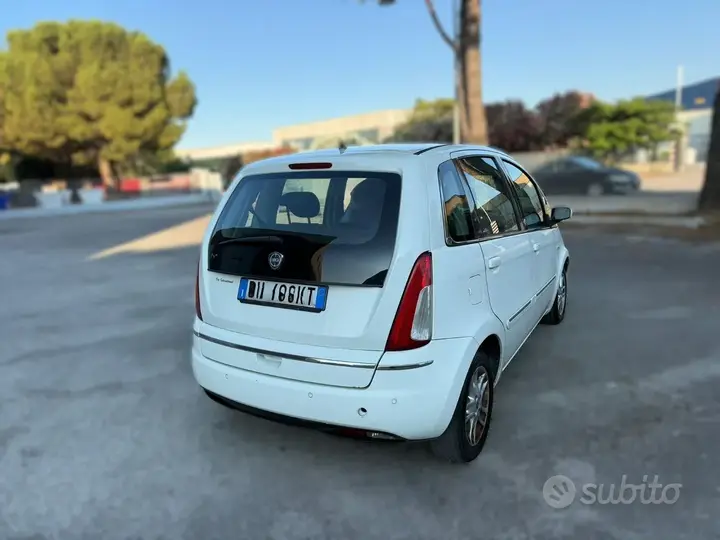 Lancia Musa 2011 photo 5