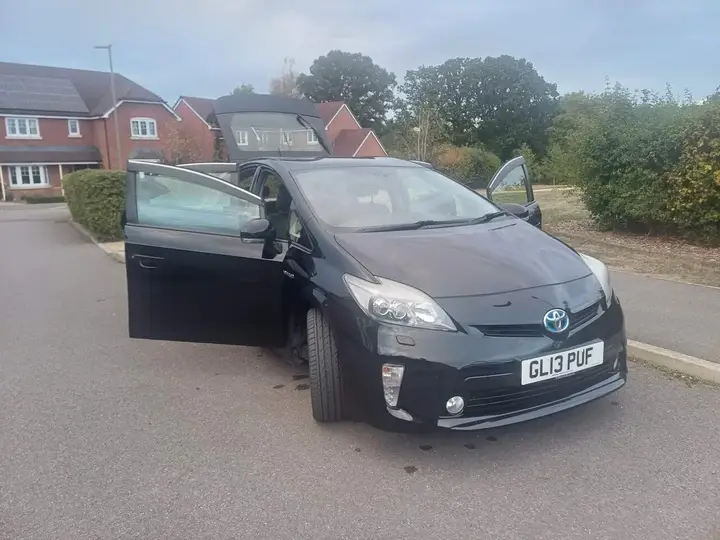Toyota Prius 2013 photo 2